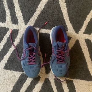 ASICS womens 8 sneakers